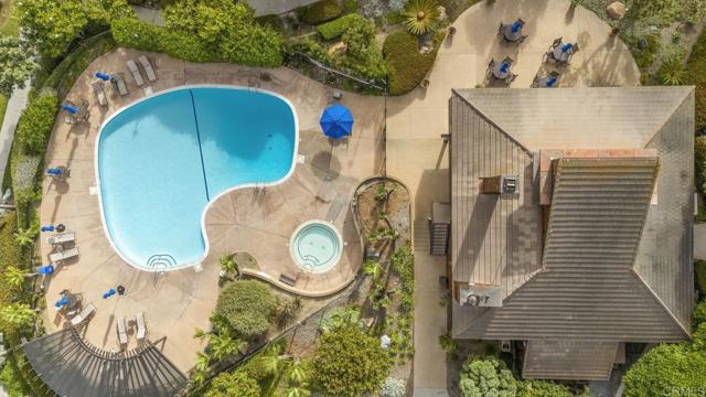 12859 Caminito del Canto, Del Mar CA: https://media.crmls.org/mediaz/bde1ad94-b8e7-44e5-afc8-7e9e70caa6cf.jpg
