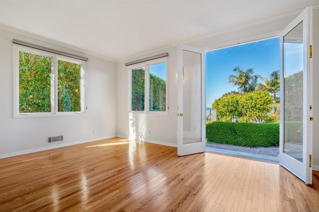 1865 Soledad Ave, La Jolla CA: https://media.crmls.org/mediaz/bde25b7c-beda-4dd4-945d-e310ec70d60c.jpg