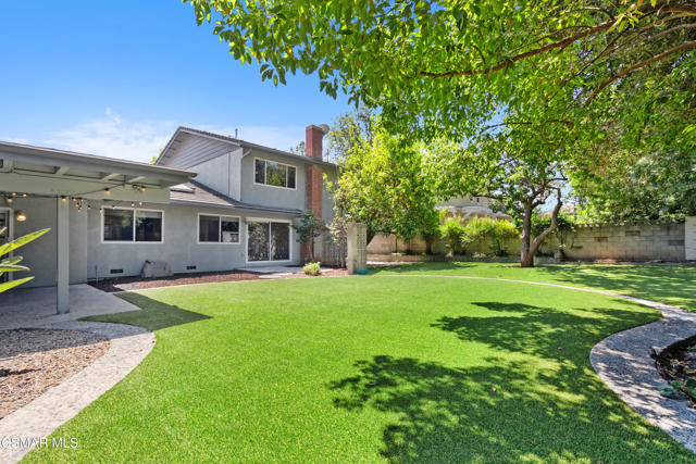 1063 Valley High Avenue, Thousand Oaks CA: https://media.crmls.org/mediaz/bde2a6bc-09eb-4318-99a0-f77151590a1b.jpg