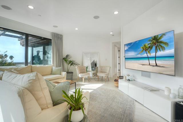 Detail Gallery Image 5 of 25 For 300 9th St., Del Mar,  CA 92014 - 3 Beds | 3 Baths