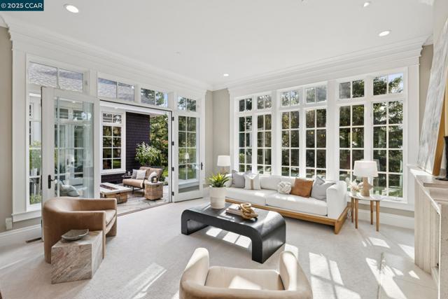 3656 Old Blackhawk Rd, Danville CA: https://media.crmls.org/mediaz/bde36255-a220-44c7-be81-876f42c54d77.jpg