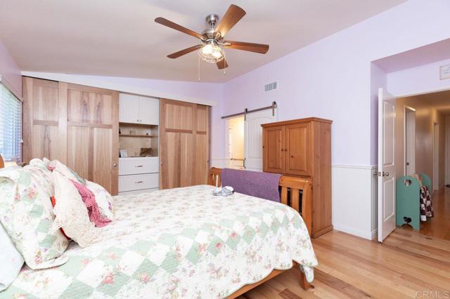 6714 Bedlow Ct, San Diego CA: https://media.crmls.org/mediaz/bde382a4-f0e1-4c00-a870-e3011e1d2986.jpg