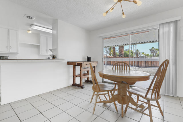 42570 Stephani Circle, Palm Desert CA: https://media.crmls.org/mediaz/bde4831a-7c02-485b-8f5b-881dea7ed85f.jpg