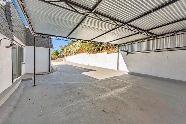 10745 Ridgeview Way, San Jose CA: https://media.crmls.org/mediaz/bde49e7c-9e4a-419c-9c02-9d1703e659e4.jpg
