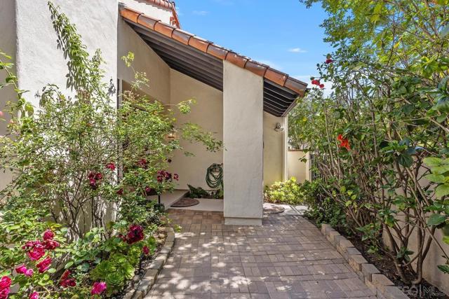 17635 Parlange Pl, San Diego CA: https://media.crmls.org/mediaz/bde50f90-4c96-44ea-b76a-1ebbd89fc87c.jpg