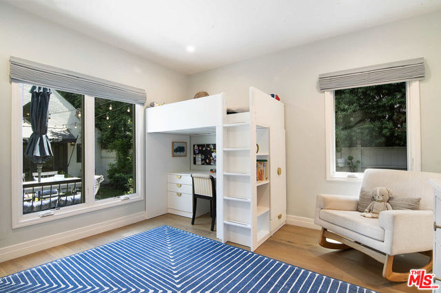 342 N Citrus Avenue, Los Angeles CA: https://media.crmls.org/mediaz/bde572d9-35ea-4da9-9773-282f3b7e15c7.jpg