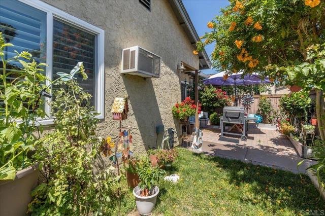 10214 Michala Place, Santee CA: https://media.crmls.org/mediaz/bde61c98-53ca-46d0-9650-d1d66abfbbb1.jpg
