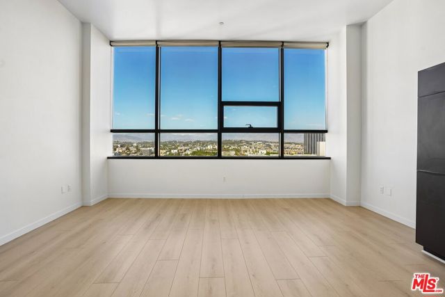 1100 Wilshire Boulevard, 1804 photo 3