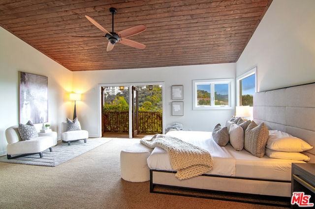 3908 Fairway Avenue, Studio City CA: https://media.crmls.org/mediaz/bde742d7-8c9a-4bcf-a835-89fdebf668bb.jpg