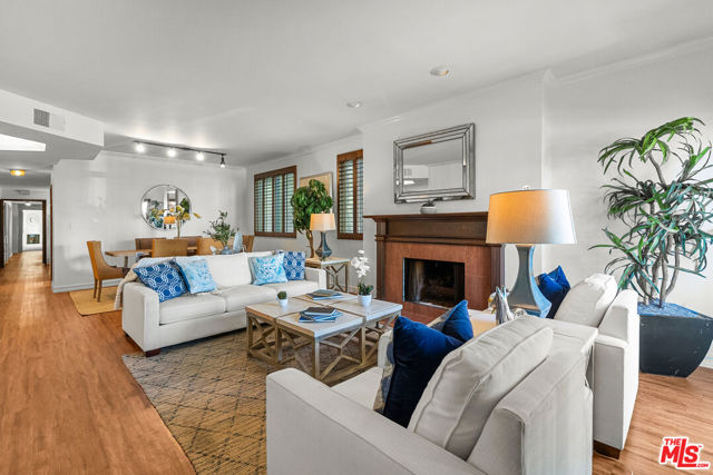 10654 Eastborne Avenue, Los Angeles CA: https://media.crmls.org/mediaz/bde744b1-8a3d-469c-ab67-4f15bff17e24.jpg