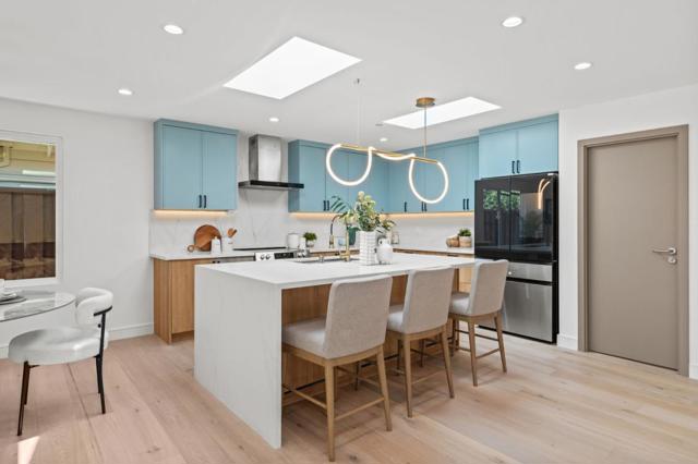 2049 Santa Cruz Avenue, Menlo Park CA: https://media.crmls.org/mediaz/bde754ba-3a1b-4b44-8500-96680426f6f1.jpg