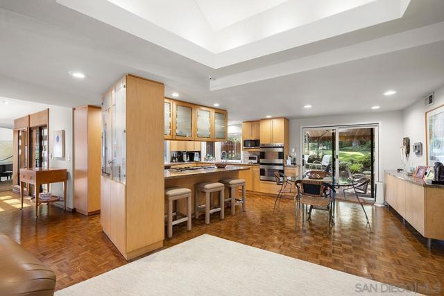 6346 Ridge Manor Avenue, San Diego CA: https://media.crmls.org/mediaz/bde7dc42-3390-4056-a685-57775f260028.jpg