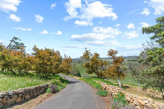 17156 Dos Hermanos, Poway CA: https://media.crmls.org/mediaz/bde8457a-9004-40d2-a0d0-e1d0694d0945.jpg