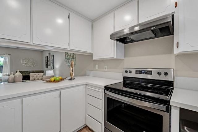 38652 Aurora Terrace, Fremont CA: https://media.crmls.org/mediaz/bde8b3eb-3855-4ed6-9c57-47c3c676ac7b.jpg