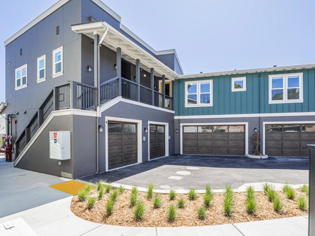 101 Aptos Village Way, Aptos CA: https://media.crmls.org/mediaz/bde8e6fd-e6c4-4edd-9c5d-8d2baefdc754.jpg