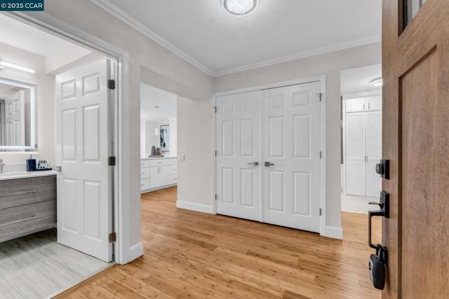 1200 Leisure Ln, Walnut Creek CA: https://media.crmls.org/mediaz/bde8f65e-08aa-4a21-8c48-857b2371a8e5.jpg