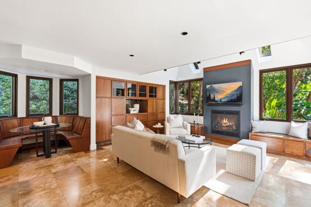 Detail Gallery Image 15 of 46 For 1765 Ivy Rd, Oceanside,  CA 92054 - 4 Beds | 3/1 Baths