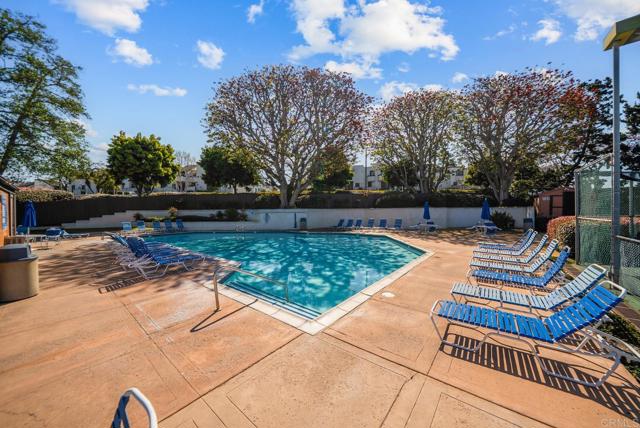 2253 Caminito Pescado, Ocean Beach (San Diego) CA: https://media.crmls.org/mediaz/bde99f51-2cdc-4d9a-afcc-3548c4c4dbda.jpg
