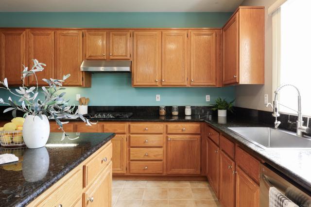 Detail Gallery Image 24 of 74 For 1056 Strawberry Valley, Chula Vista,  CA 91913 - 4 Beds | 2/1 Baths