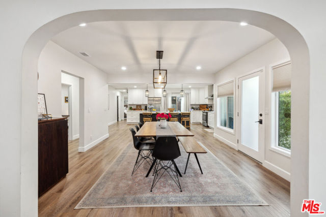 821 S Cloverdale Avenue, Los Angeles CA: https://media.crmls.org/mediaz/bde9d87f-6bb3-40fb-9ff9-31e5171e4e21.jpg
