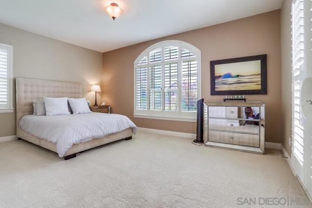 6977 Corte Langosta, Carlsbad CA: https://media.crmls.org/mediaz/bdea0c04-c405-45f3-9b9a-7f13f6731e18.jpg