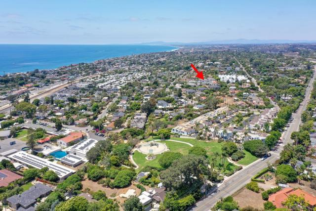 579 Hygeia Ave, Encinitas CA: https://media.crmls.org/mediaz/bdeb2bcb-6c83-4431-a829-72f8b6350901.jpg