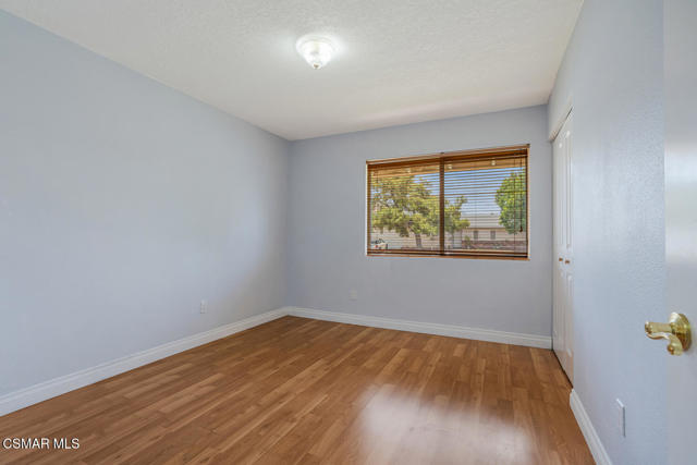 3317 Dalhart Avenue, Simi Valley CA: https://media.crmls.org/mediaz/bdeb77a5-5a49-43f6-a027-c02f5e2c4a1d.jpg