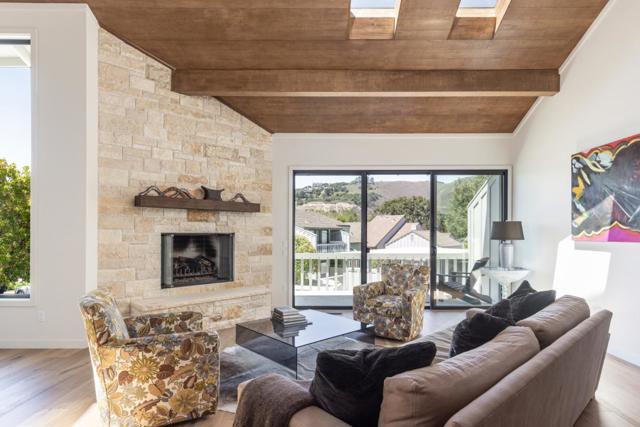 28086 Barn Way, Carmel CA: https://media.crmls.org/mediaz/bdeb9ec3-9675-4cba-88f8-2e741865af9d.jpg