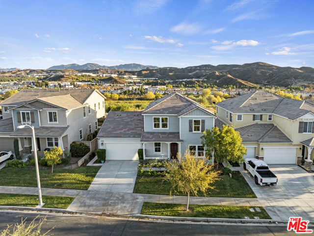 26420 Township Street, Santa Clarita CA: https://media.crmls.org/mediaz/bdec4c18-d057-4d14-a1fe-ec39b67c7ad3.jpg