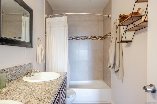 140 Rainier Ct, Chula Vista CA: https://media.crmls.org/mediaz/bdec847e-70bd-46e3-af19-ea33abe26c9c.jpg