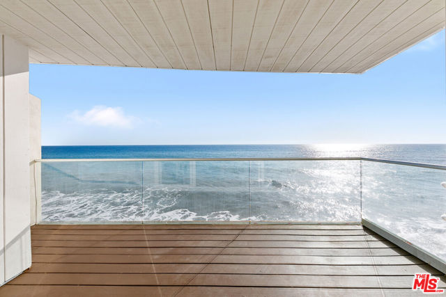 20438 Pacific Coast Highway, Malibu CA: https://media.crmls.org/mediaz/bdec9ab6-ad5f-41b0-a1df-03dcb7ab3af3.jpg