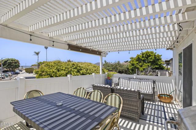 2036 Pierpont Boulevard, Ventura CA: https://media.crmls.org/mediaz/bdecfb62-800c-4115-b4f7-5310f3bb17e4.jpg