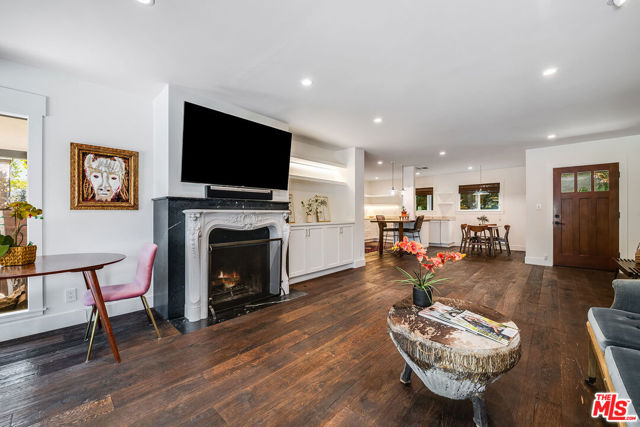 4838 Coldwater Canyon Avenue, Sherman Oaks CA: https://media.crmls.org/mediaz/bded1a64-e6e2-4ba9-98d2-981fd102f0af.jpg