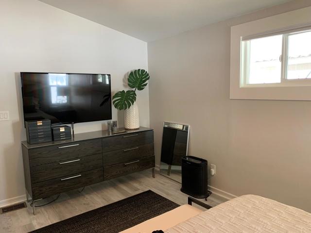 31 Paseo Laredo North, Cathedral City CA: https://media.crmls.org/mediaz/bded7232-7abc-4d47-8fb9-e61c228b0c70.jpg