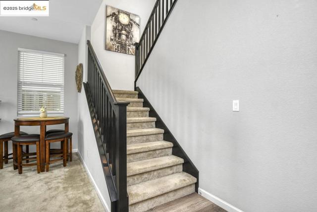497 Tintori Ct, Brentwood CA: https://media.crmls.org/mediaz/bdeeed5b-306b-4271-8e89-e8626ece8e41.jpg