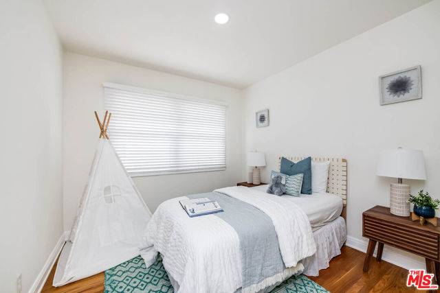 5728 Columbus Avenue Avenue, Sherman Oaks CA: https://media.crmls.org/mediaz/bdeef338-f764-48a3-9232-e83a8e22842f.jpg