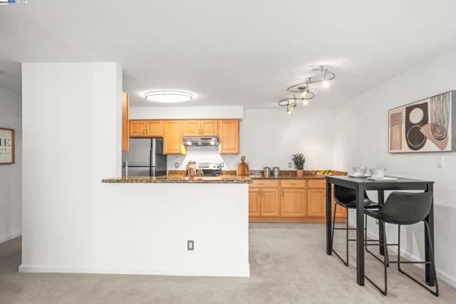 Image 4 of 16 For 66 Fairmount Ave  417