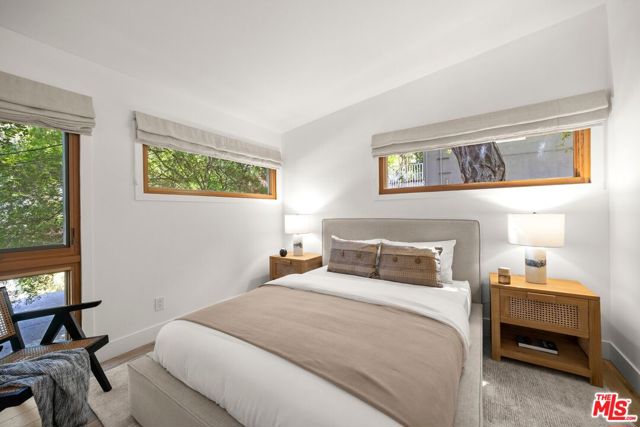 8811 Wonderland Avenue, Los Angeles CA: https://media.crmls.org/mediaz/bdef3fd4-4f4e-4177-9e78-059d752d10dc.jpg
