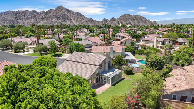 78748 Via Sonata, La Quinta CA: https://media.crmls.org/mediaz/bdf018db-de92-4293-9298-40641c318f26.jpg