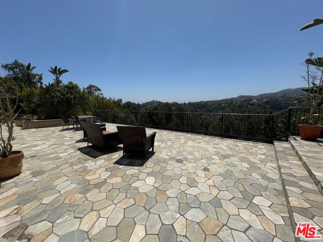 Drew Fenton | 911 TEAKWOOD Road Los Angeles CA | MLS: 7347520