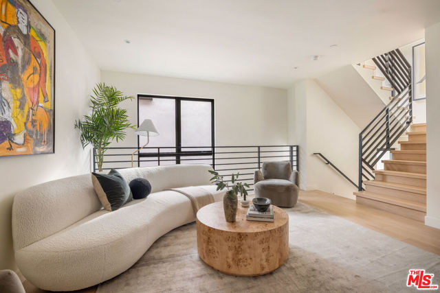 919 1/4 Hilldale Avenue, West Hollywood CA: https://media.crmls.org/mediaz/bdf03924-022f-4c46-9bdc-5fb4602c35ce.jpg