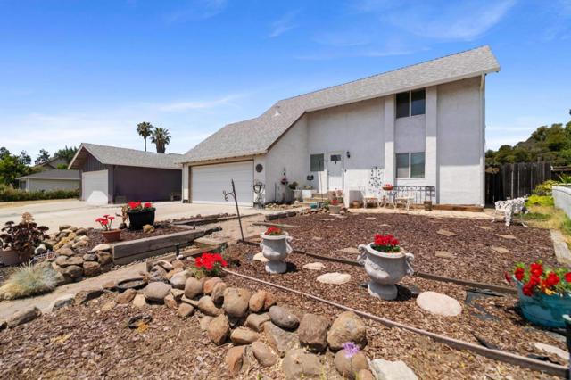 2280 Zoria Circle, San Jose CA: https://media.crmls.org/mediaz/bdf1096c-1734-47c2-93b4-304d57ad8909.jpg