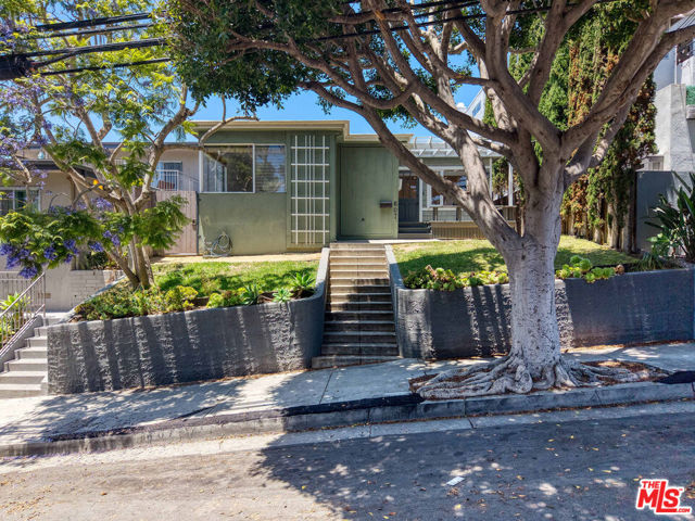 607 Ashland Avenue, Santa Monica CA: https://media.crmls.org/mediaz/bdf1c9cd-125f-40e6-9be1-8097bc726001.jpg