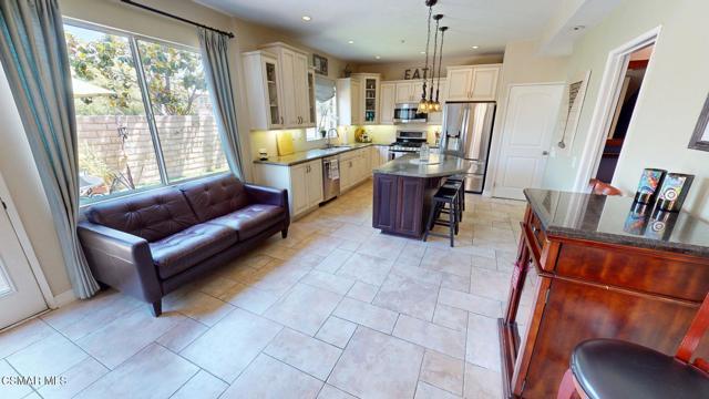 293 Springmist Lane, Simi Valley CA: https://media.crmls.org/mediaz/bdf1e3f9-1023-4740-9500-7148310b1596.jpg