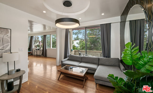 6255 W Olympic Boulevard, Los Angeles CA: https://media.crmls.org/mediaz/bdf1f787-6e87-40c5-92f4-6ab95ad6ed87.jpg
