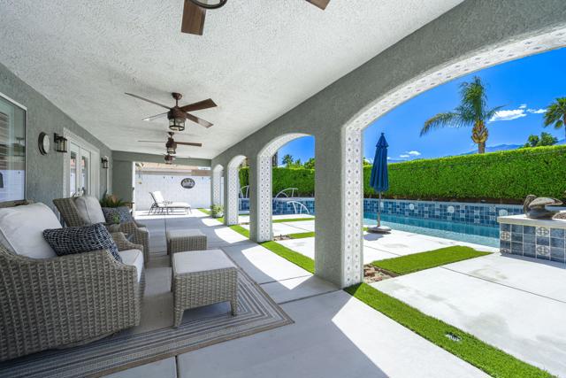 31465 Whispering Palms Trail, Cathedral City CA: https://media.crmls.org/mediaz/bdf305a3-c9a1-4e41-bac6-f209e994167a.jpg