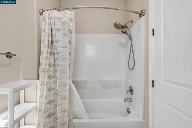 210 Belle Harbor Circle, Pittsburg CA: https://media.crmls.org/mediaz/bdf310fc-9b21-4ab5-8aa6-2d340e27ab4e.jpg