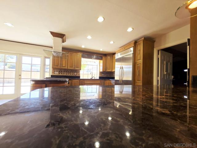 68 E Bonita Rd, Chula Vista CA: https://media.crmls.org/mediaz/bdf3e20e-a2e7-4c5d-8f1a-3f4cbb2f43d3.jpg