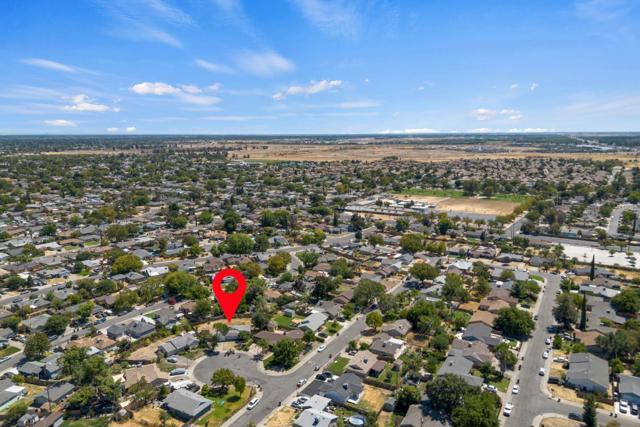 7541 19th Street, Sacramento CA: https://media.crmls.org/mediaz/bdf52658-a8f9-4f68-b40f-f61c776e042c.jpg