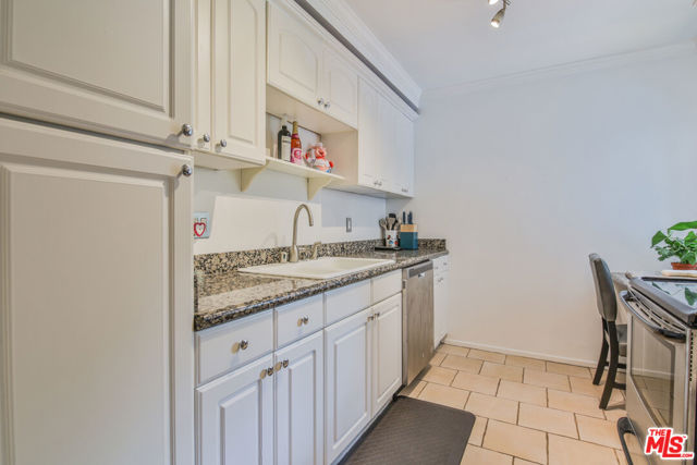 625 North Flores Street, 102 photo 11